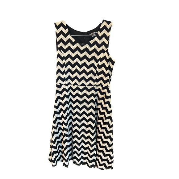 Xhilaration Lace Dress Sleeveless Black White Chevron Stripes Size Large 10-12 - Picture 1 of 7